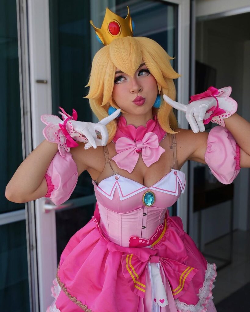 oxdessyxo Top Cosplay Influencers 