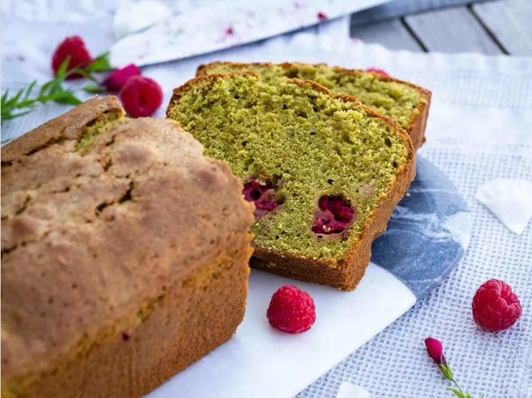 Matcha raspberry cake