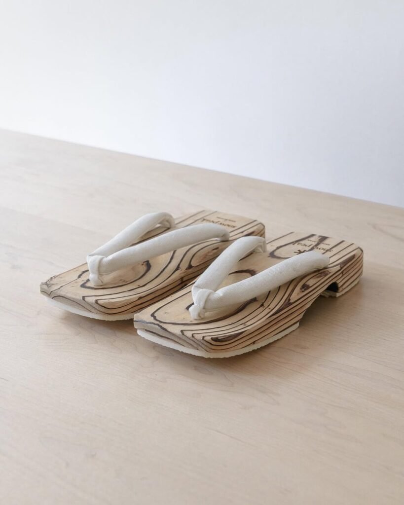 33 Best Things to Buy in Tokyo: Souvenirs, Fashion, Snacks & Hidden Gems 28 Geta Sandals