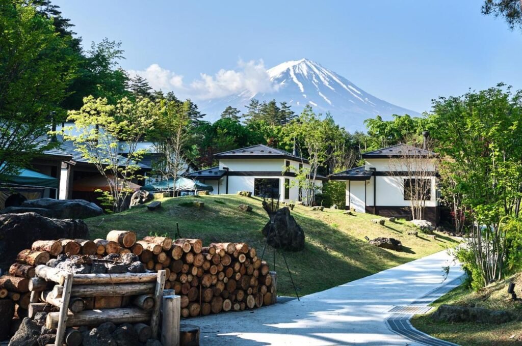 Beginner’s Guide to Climbing Mount Fuji: A Step-by-Step Adventure Plan + Insider Tips (2025) 10 Climbing Mount Fuji