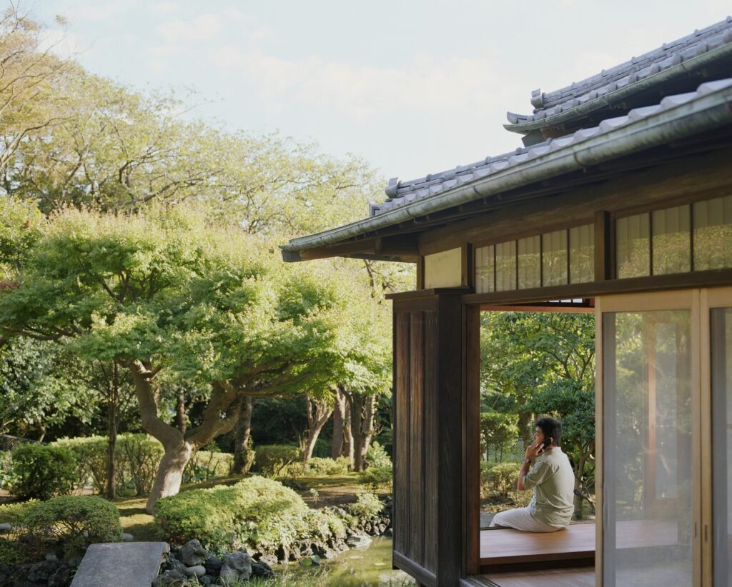 DOs and DONTs in Japan: Essential Etiquette Tips for First-Time Visitors (2025) 10 DOs and DONTs in Japan