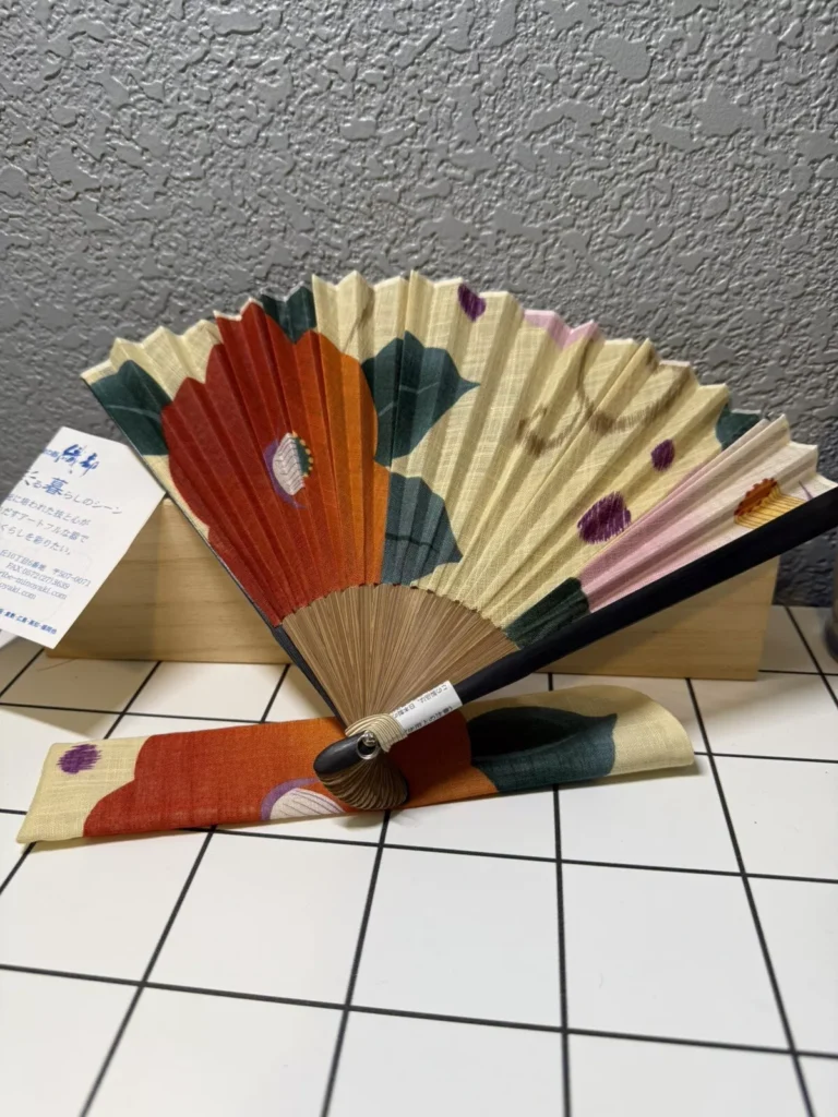 33 Best Things to Buy in Tokyo: Souvenirs, Fashion, Snacks & Hidden Gems 18 Japanese fan (Sensu)