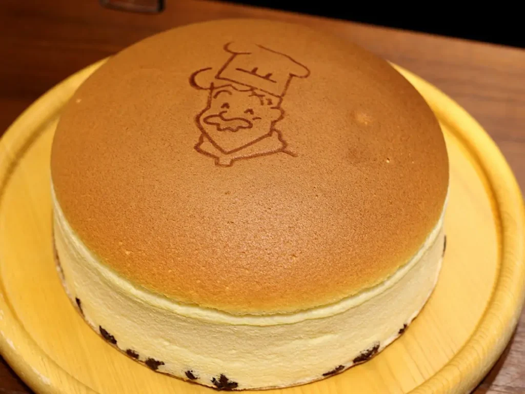 38 Best Things To Buy in Osaka: Unique Sweets, Snacks & Gifts You’ll Want to Bring Home (2025) 9 Freshly Baked Cheesecake by Rikuro Ojisan