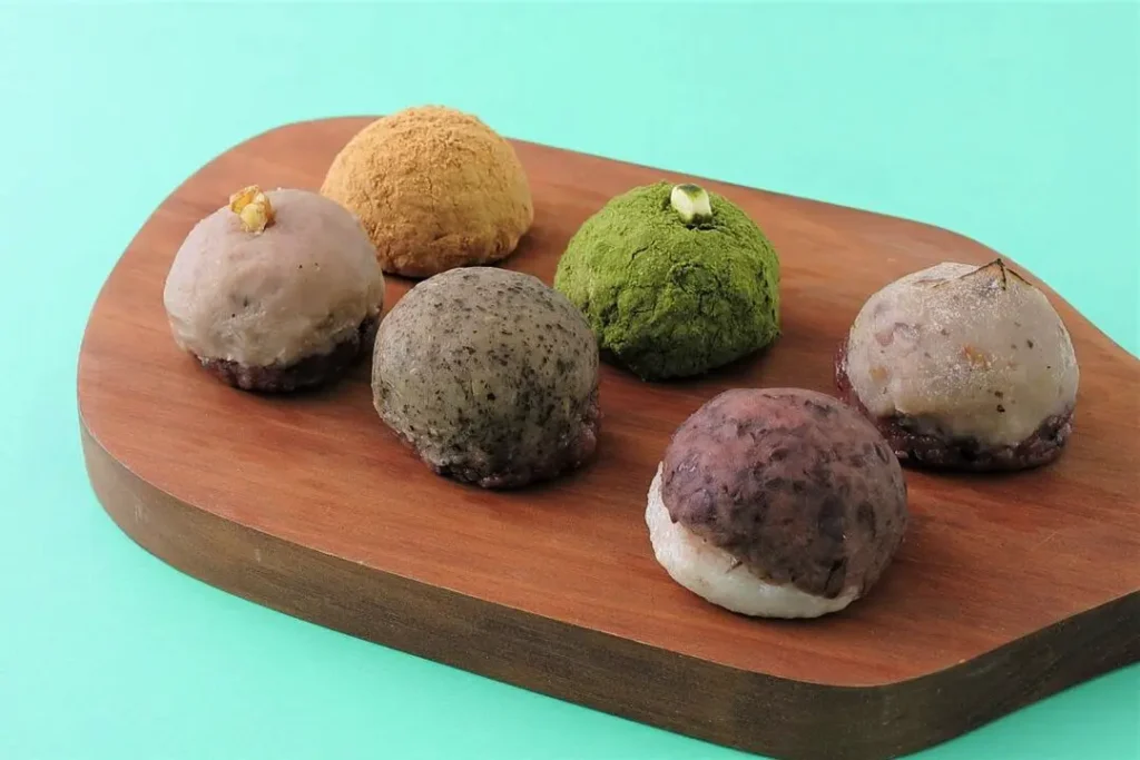 38 Best Things To Buy in Osaka: Unique Sweets, Snacks & Gifts You’ll Want to Bring Home (2025) 28 ZUJSm5HsGQyIEyC4p0KhFu7bAv7CLotL19KqPuPB