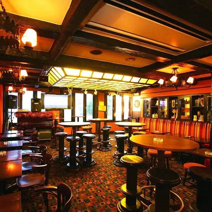 Nightlife in Kyoto in 2026: 20 Best Bars, Clubs & Entertainment Spots 8 Pig & Whistle British Pub in Kyoto