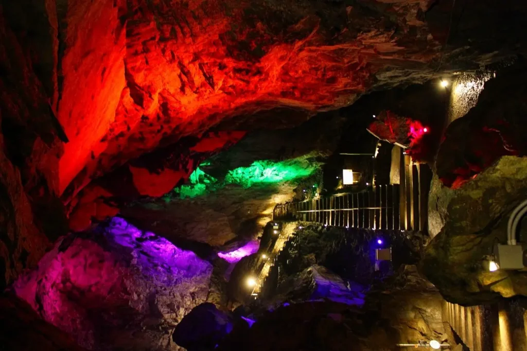  Nippara Limestone Cave