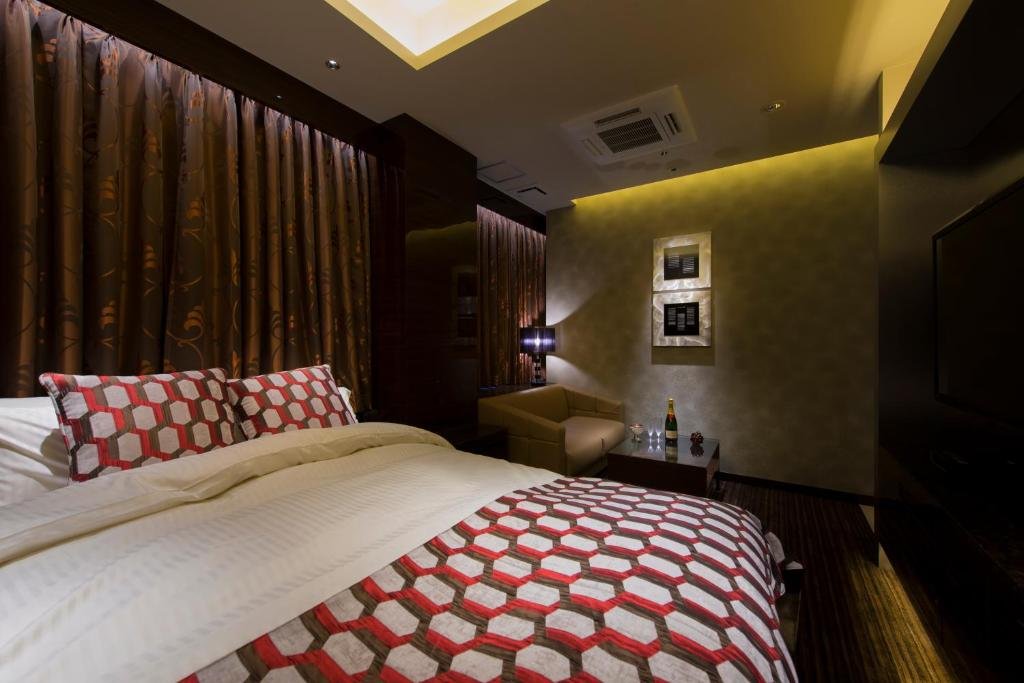 18 Top Hotels & Ryokans with Best Private Onsen in Tokyo (Romantic Stays You’ll Love in 2026) 15 579073090