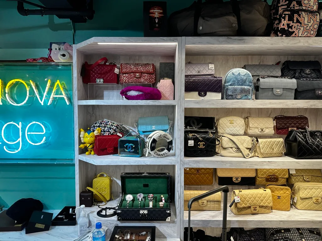 CASANOVA Vintage luxury second-hand shop in Tokyo