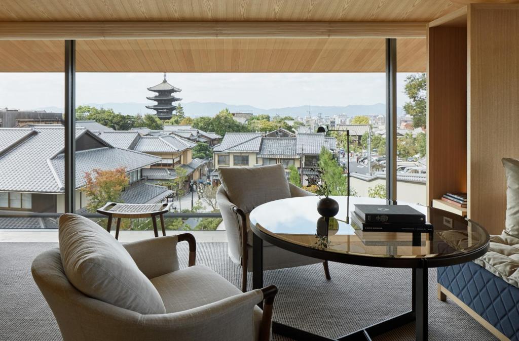 Perfect 3 Days in Kyoto Itinerary (2026): Explore Temples, Gardens, and Hidden Gems 38 Park Hyatt Kyoto