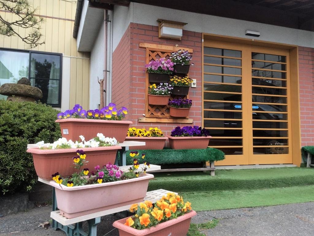 Go Off the Beaten Path (2026): 7 Most Underrated Places In Japan 23 Iris Yu — Affordable Tatami Steps from Mōtsū-ji