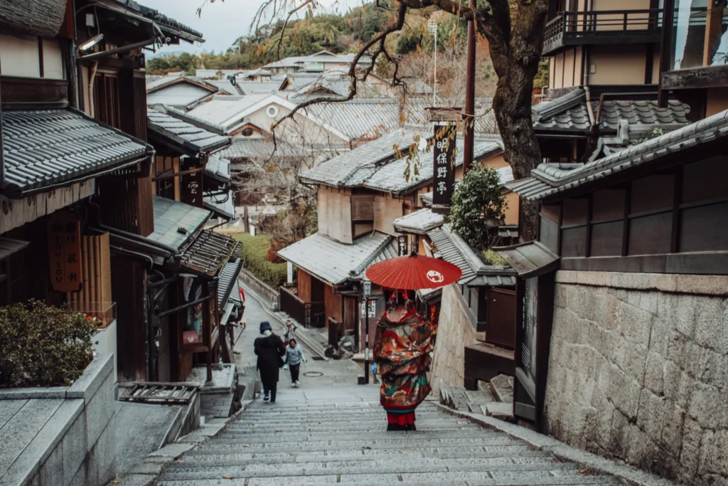 Perfect 3 Days in Kyoto Itinerary (2026): Explore Temples, Gardens, and Hidden Gems 10 Higashiyama lanes in Kyoto