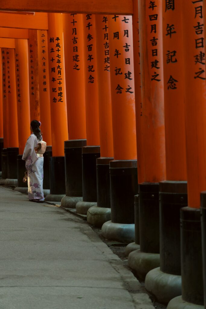 What to Do at Fushimi Inari Shrine Kyoto (2026): Torii Tunnels, Hikes, Fox Charms & Quiet Viewpoints 1 what to do at fushimi inari shrine