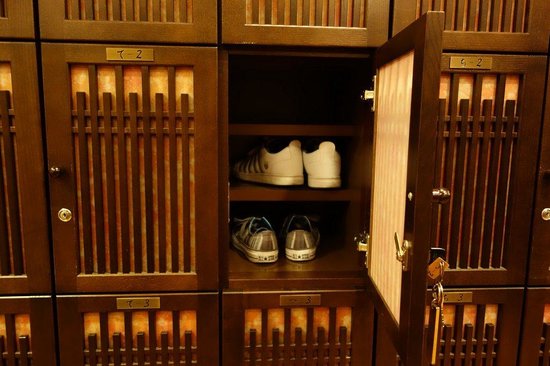 shoe rack in onsen japan