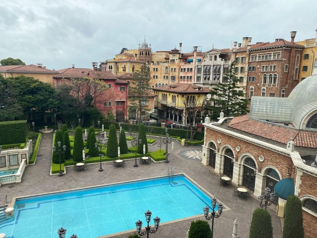 Tokyo Disneyland & DisneySea Tips (2026): Tickets, FastPass, Fireworks & More 13 Tokyo DisneySea Hotel MiraCosta