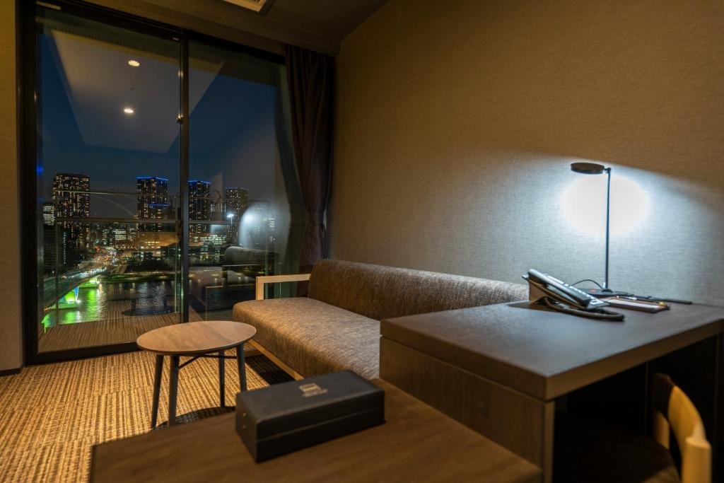 10 Cool Things To Do Solo in Tokyo (2026): Fun, Safe & Easy Ideas for Independent Travelers 8 Solo Hotel Stay in Tokyo