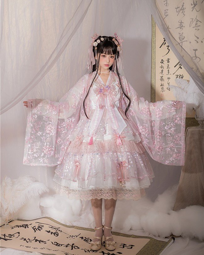 Japanese Lolita Style (2026): A Beginner’s Guide to Types, Rules, Brands, and How to Wear It 22 Old School Lolita