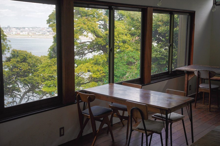 What to Do in Enoshima (2026): Best Sights, Sunset Views & Hidden Gems 21 Traditional Japanese Café “Tousha” in Enoshima