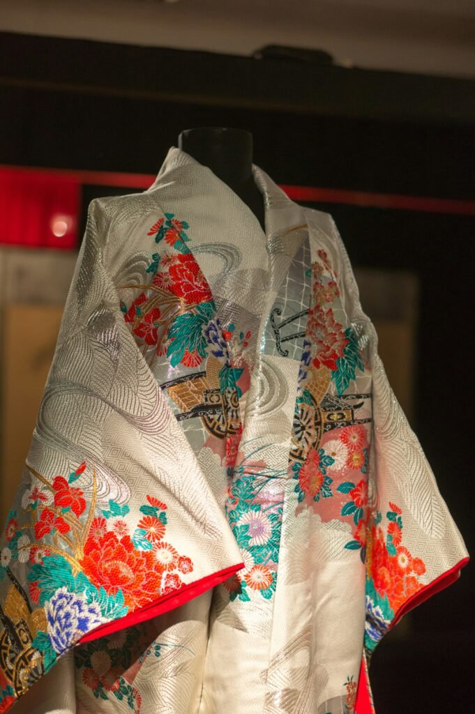 What to Do in Kanazawa (2026): Itinerary, Must-See Spots & Local Food 17 Kaga Yuzen Kimono Center
