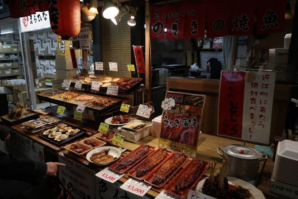 What to Do in Kanazawa (2026): Itinerary, Must-See Spots & Local Food 12 Omicho Market