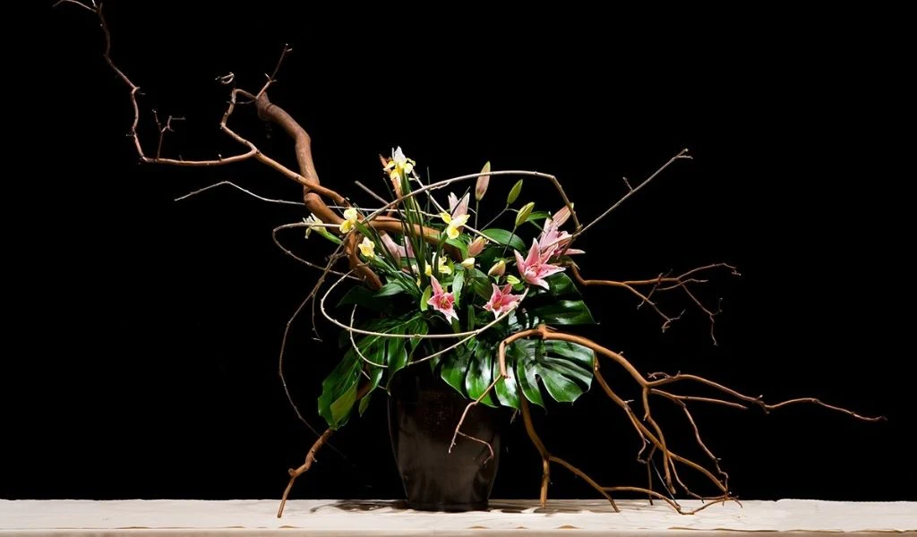 Traditional Japanese Art & Culture (2026): The Timeless Crafts Still Practiced Today 8 Ikebana, the traditional art of flower arranging