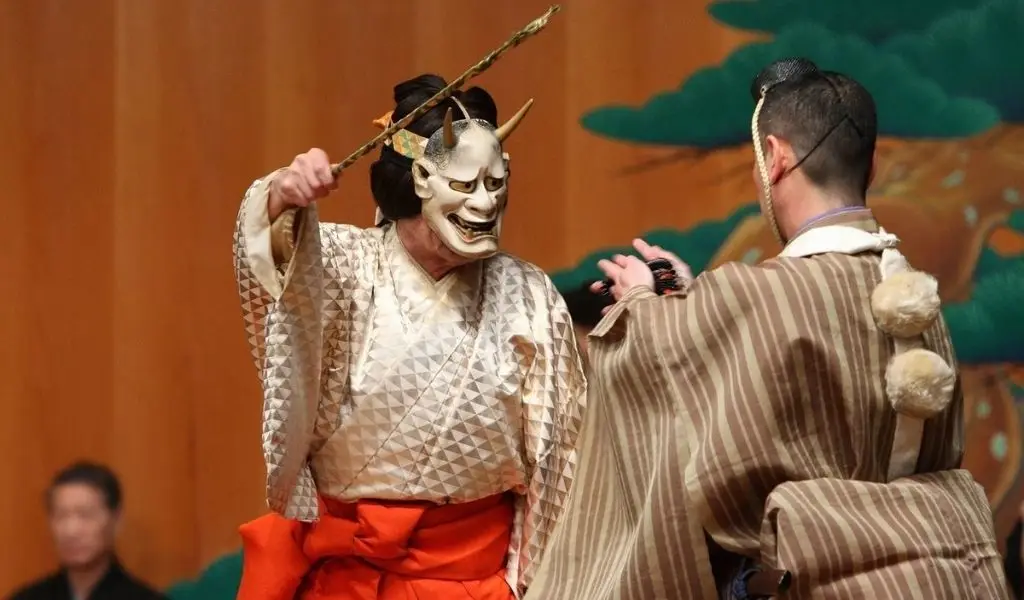 Traditional Japanese Art & Culture (2026): The Timeless Crafts Still Practiced Today 14 Traditional Japanese theatre
