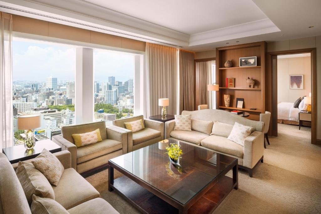 Best Luxury Hotels in Japan (2026): Top 9 Stunning Stays for an Unforgettable Trip 9 The St. Regis Osaka elegant luxury room with refined interiors on Midosuji Avenue