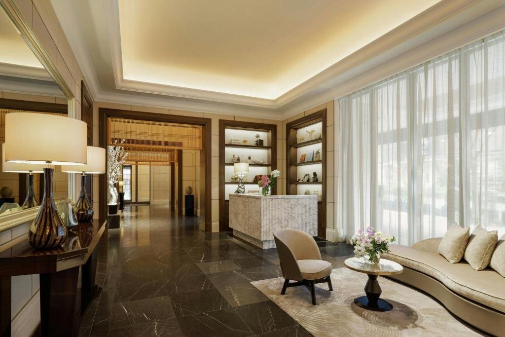 Best Luxury Hotels in Japan (2026): Top 9 Stunning Stays for an Unforgettable Trip 10 The St. Regis Osaka luxury hotel lounge and city-view setting in central Osaka
