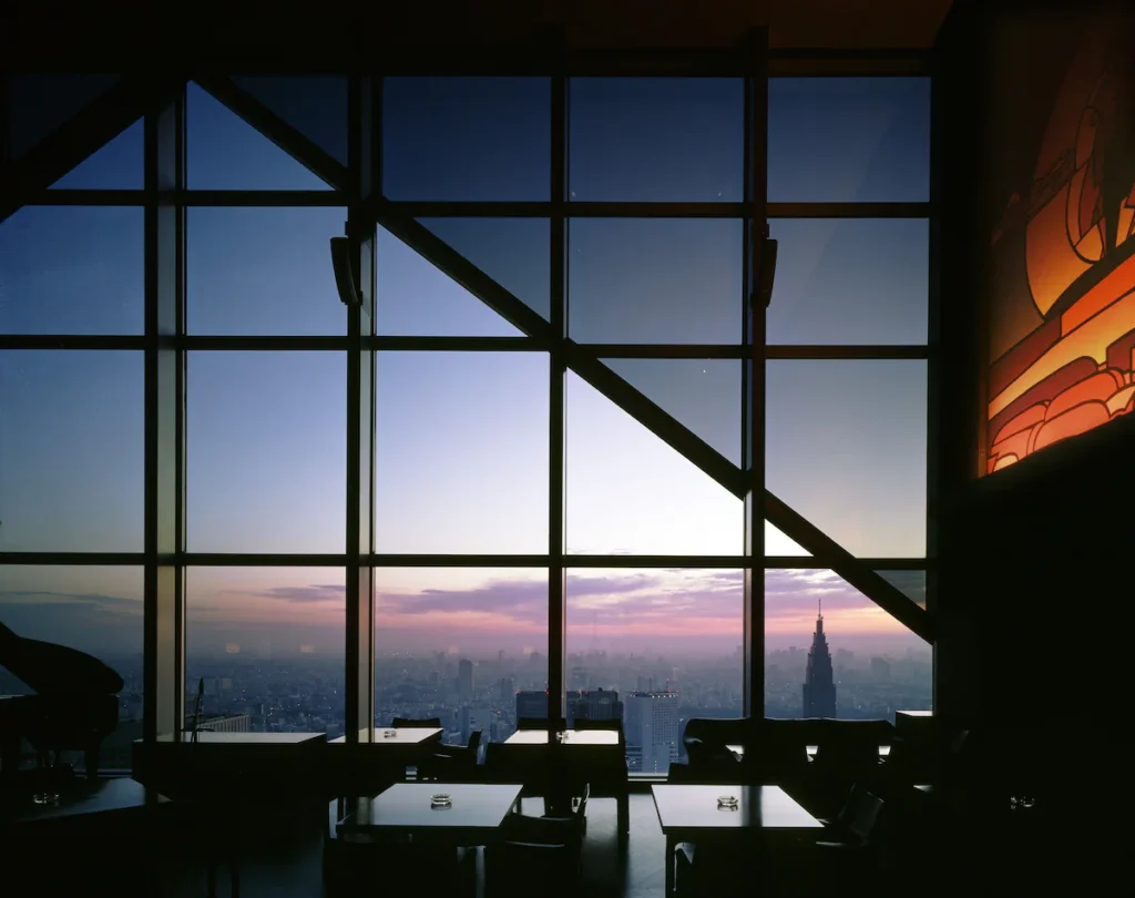 Best Luxury Hotels in Japan (2026): Top 9 Stunning Stays for an Unforgettable Trip 13 Park Hyatt Tokyo luxury room with panoramic Shinjuku skyline views
