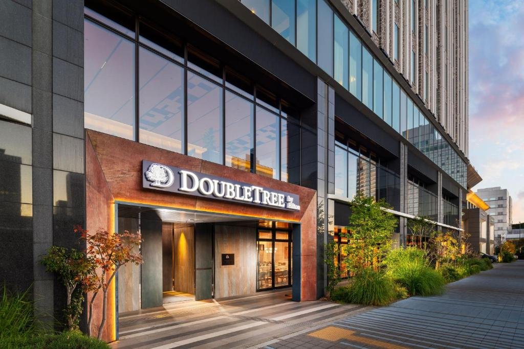 What To Do in Odaiba (2026): Tokyo Bay, Museums & Gourmet Places 28 DoubleTree by Hilton Tokyo Ariake