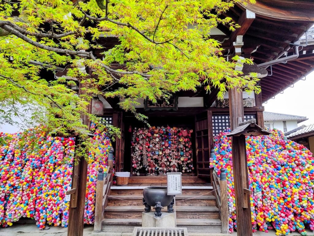 Romantic Things to Do in Kyoto in 2026: 25 Dreamy Date Ideas (Hidden Gems + Classics) 10 Yasaka Koshindo Kyoto