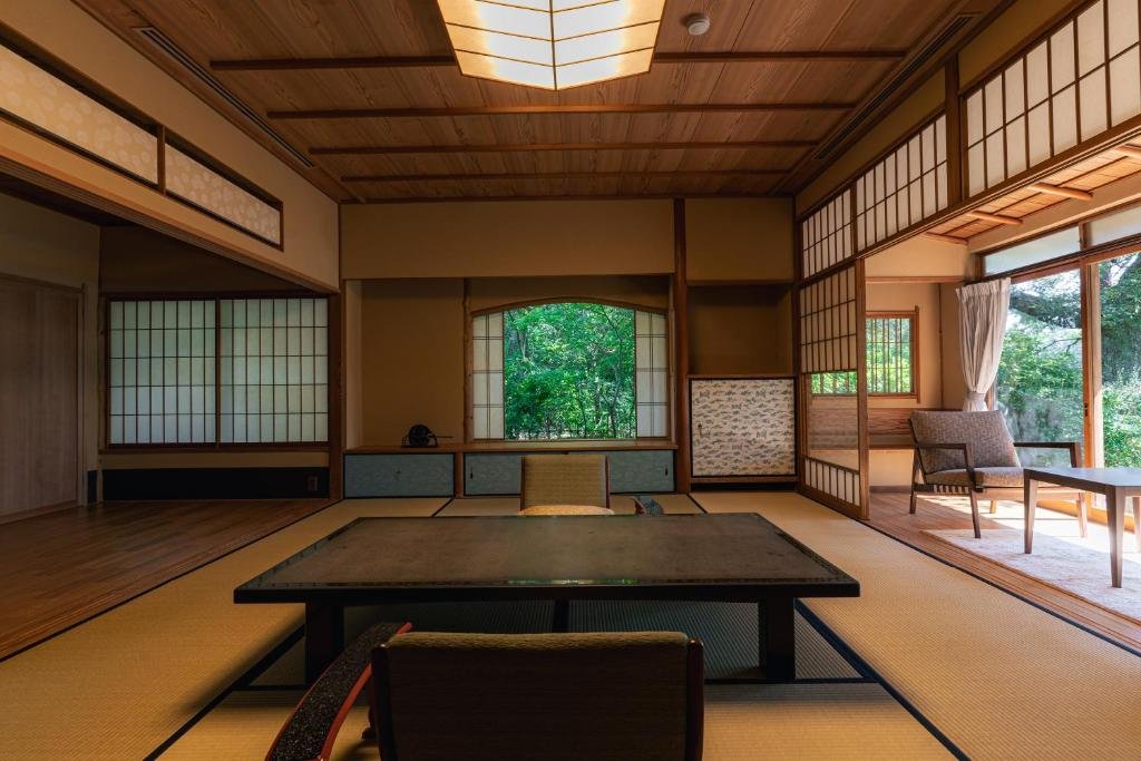 Romantic Hotels in Kyoto in 2026: 15 Dreamy Stays for Couples (Ryokan to Boutique) 19 Monjusou Shorotei (Miyazu/Amanohashidate)
