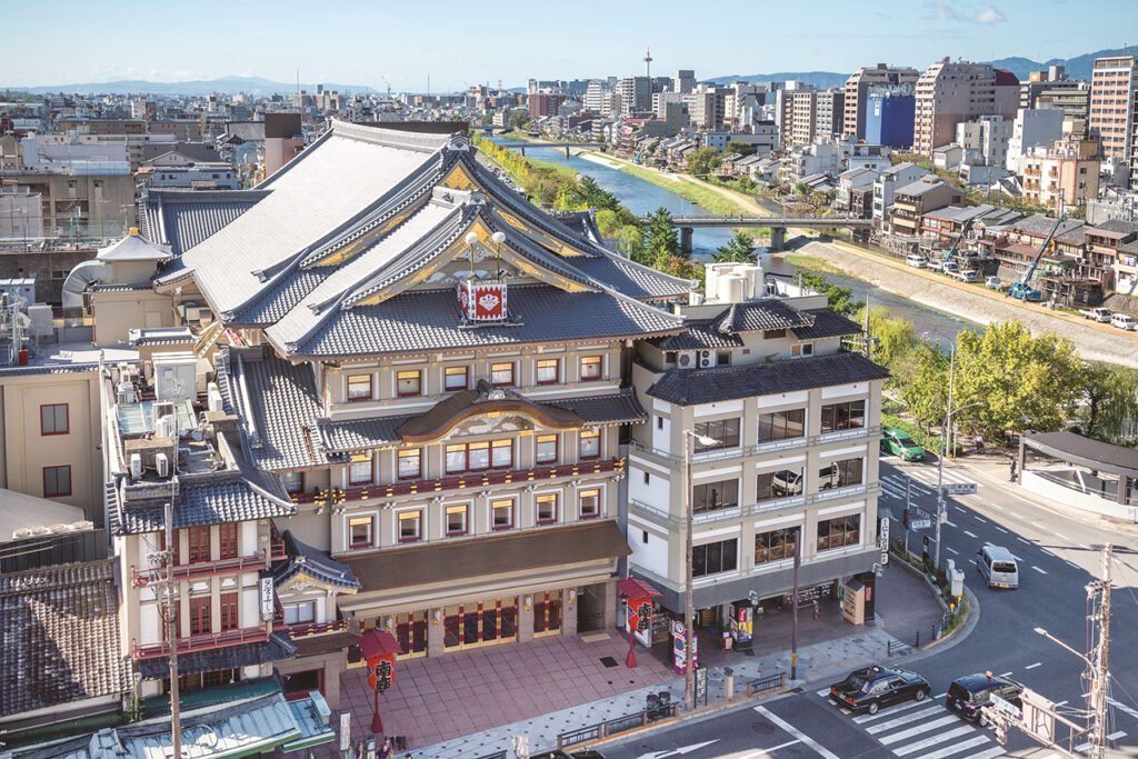 What To Do In Kyoto In The Rain (2026): 20 Cool Activities 26 Minamiza Theatre, Japan’s oldest theater / Shijo
