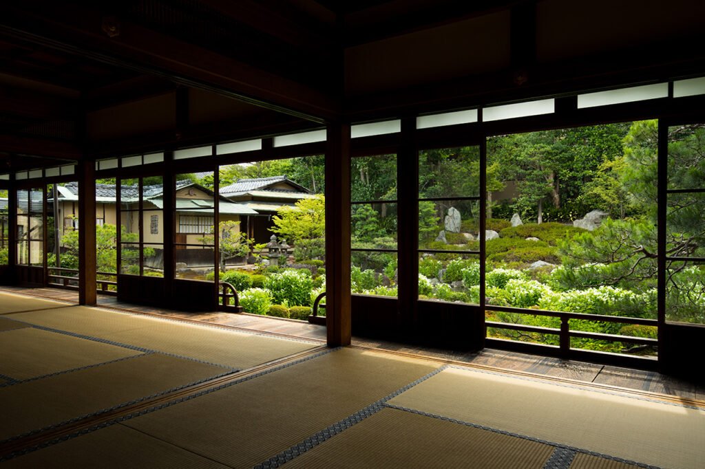 What To Do In Kyoto In The Rain (2026): 20 Cool Activities 12 Zen meditation in Gion at Ryosokuin Temple