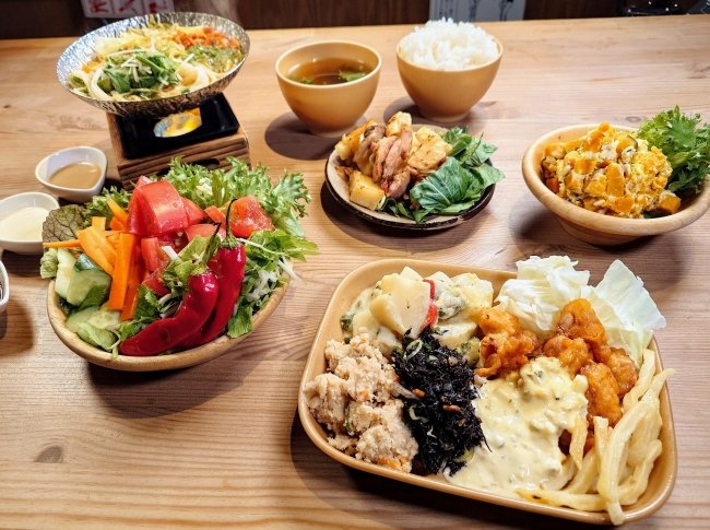 Where to Eat in Kyoto with Kids (2026): 4 Best Family-Friendly Restaurants That Work Every Time 10 Food at Miyako Yasai Kamo Kyoto Station Branch