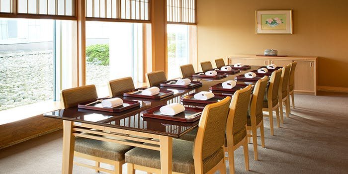 Where to Eat in Nagoya (2026): 20 Best Restaurants for Private Dining, Lunch, and Night Views 18 Kyoto Tsuruya, Nagoya Marriott Associa Hotel