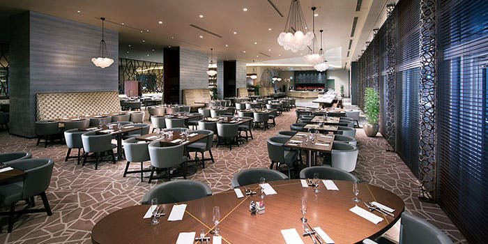 Where to Eat in Nagoya (2026): 20 Best Restaurants for Private Dining, Lunch, and Night Views 15 Pergola / Nagoya Marriott Associa Hotel
