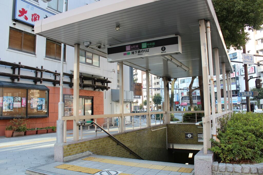 Getting Around Osaka with Kids
