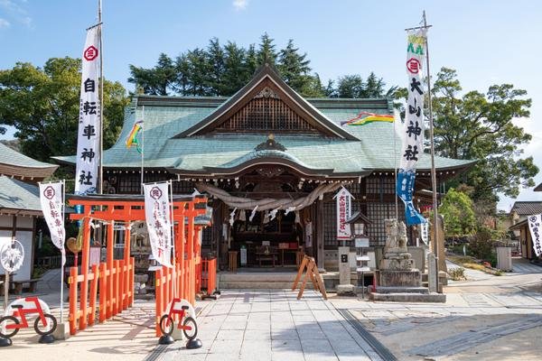 What To Do In Onomichi (2026): 30 Great Sightseeing Spots, Cafes & Parks 12 Oyama Shrine on Innoshima Island, a peaceful shrine connected with architecture and local worship