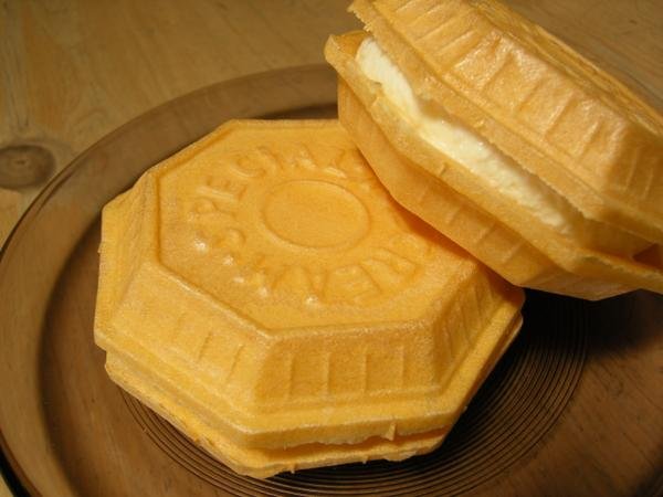 What To Do In Onomichi (2026): 30 Great Sightseeing Spots, Cafes & Parks 14 Karasawa ice cream shop in Onomichi, famous for egg ice cream and ice cream monaka