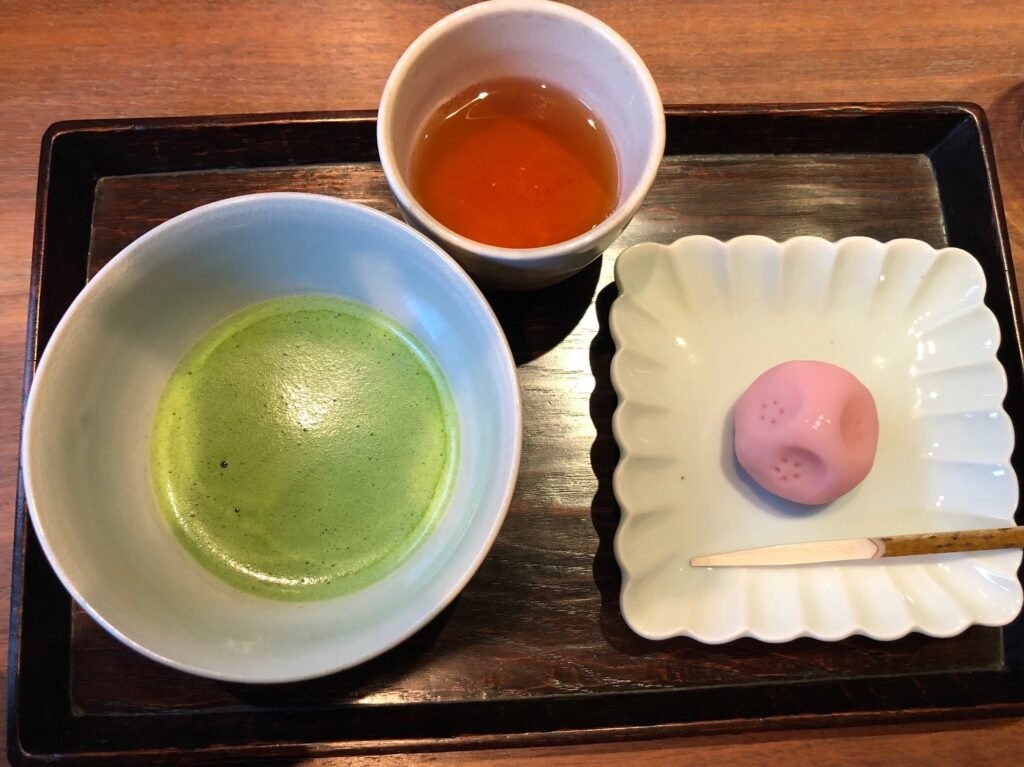 Where to Drink Matcha in Tokyo in 2026: 8 Best Cafés & Tea Rooms 14 Interior of Ippodo Tea Shop Tokyo Marunouchi with Japanese tea products and tasting counter