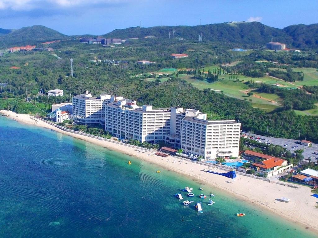 Okinawa Kariyushi Beach Resort Ocean Spa family room and sea view resort