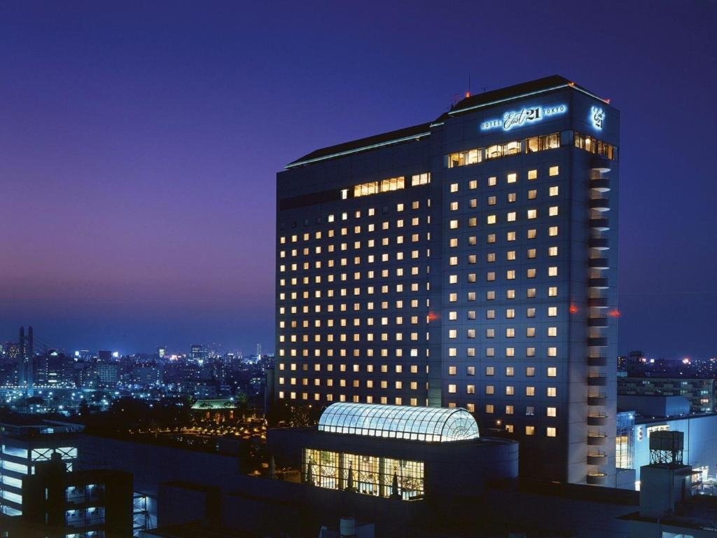 Hotel East 21 Tokyo guest room with classic interiors for a quieter solo stay