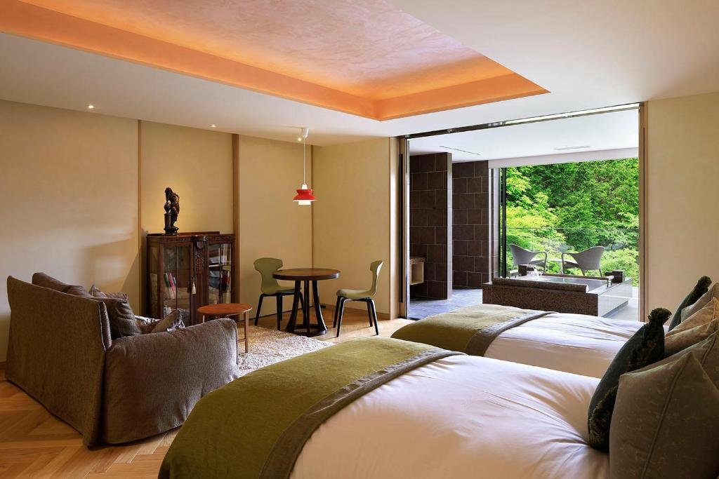 THE HIRAMATSU HOTELS RESORTS Sengokuhara suite with refined interiors and private onsen bath