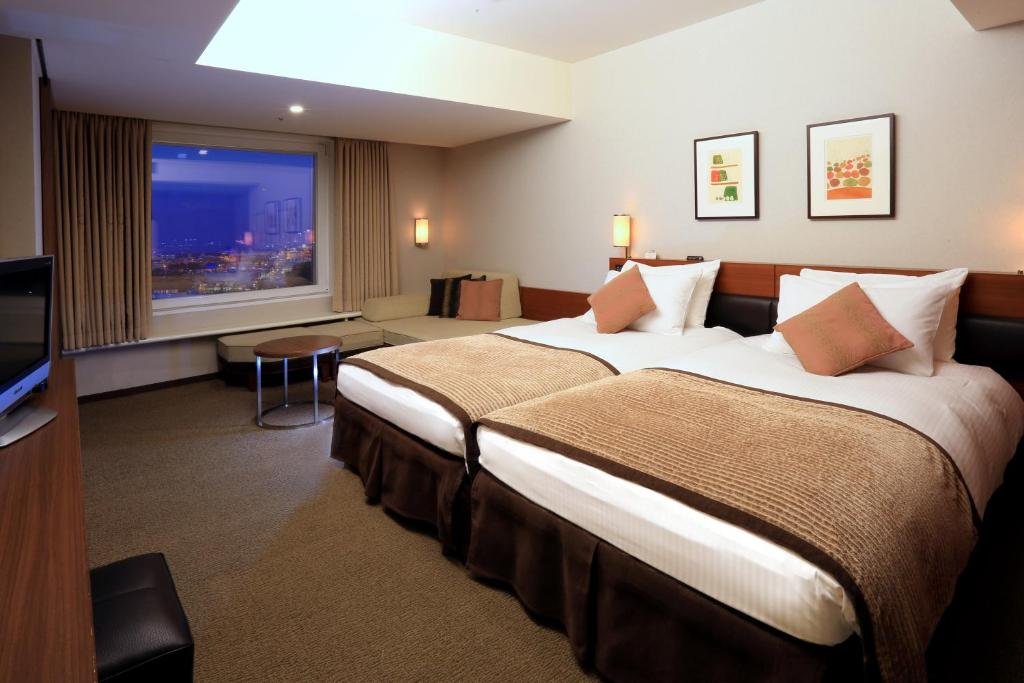 Maihama View Hotel by HULIC room with family-friendly bathroom layout