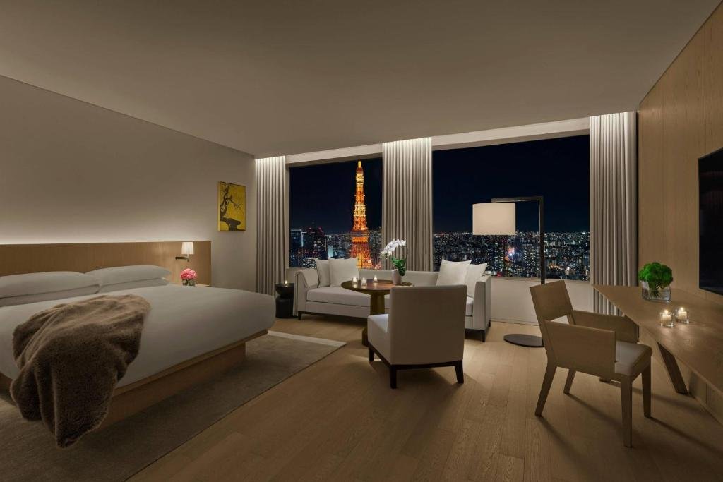 The Tokyo EDITION Toranomon guest room with luxury design and skyline views