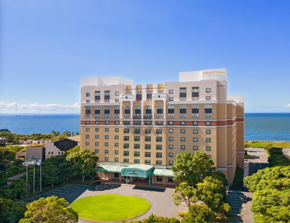 Hotel Okura Tokyo Bay spacious guest room near Tokyo Disney Resort