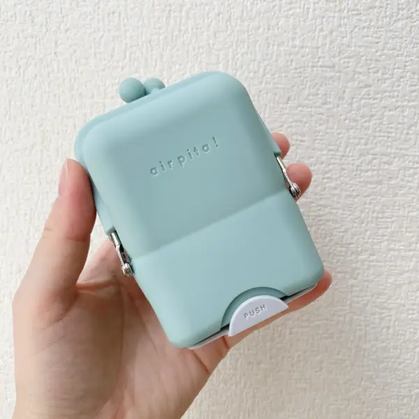 What to Buy in Hands Tokyo (2026): 14 Clever Gadgets, Cute Stationery & Weirdly Useful Japanese Finds 15 Airpita silicone pouch with suction cup base for small travel items