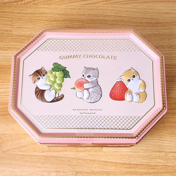 Punyu Korotto Mofusand gummy chocolate assortment tin with cute cat design