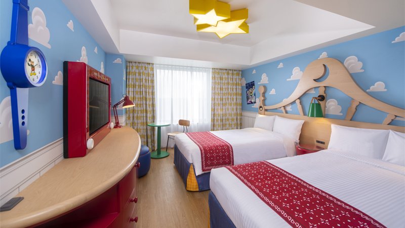 Tokyo Disney Celebration Hotel breakfast and family dining area