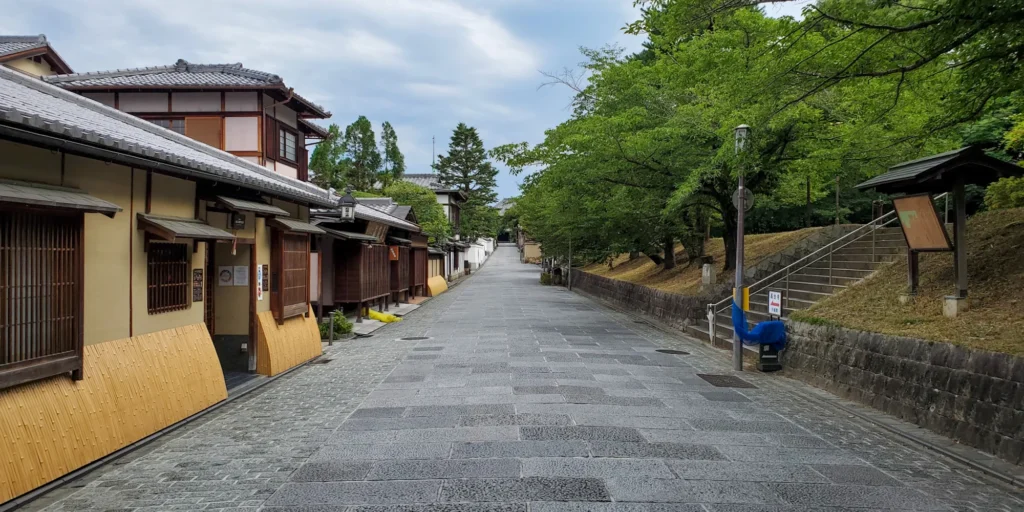 What to Do in Gion Kyoto in 2026: Beautiful Streets, Shrines and Local Experiences 36 Stone-paved Nene’s Path lined with traditional buildings in Higashiyama, Kyoto